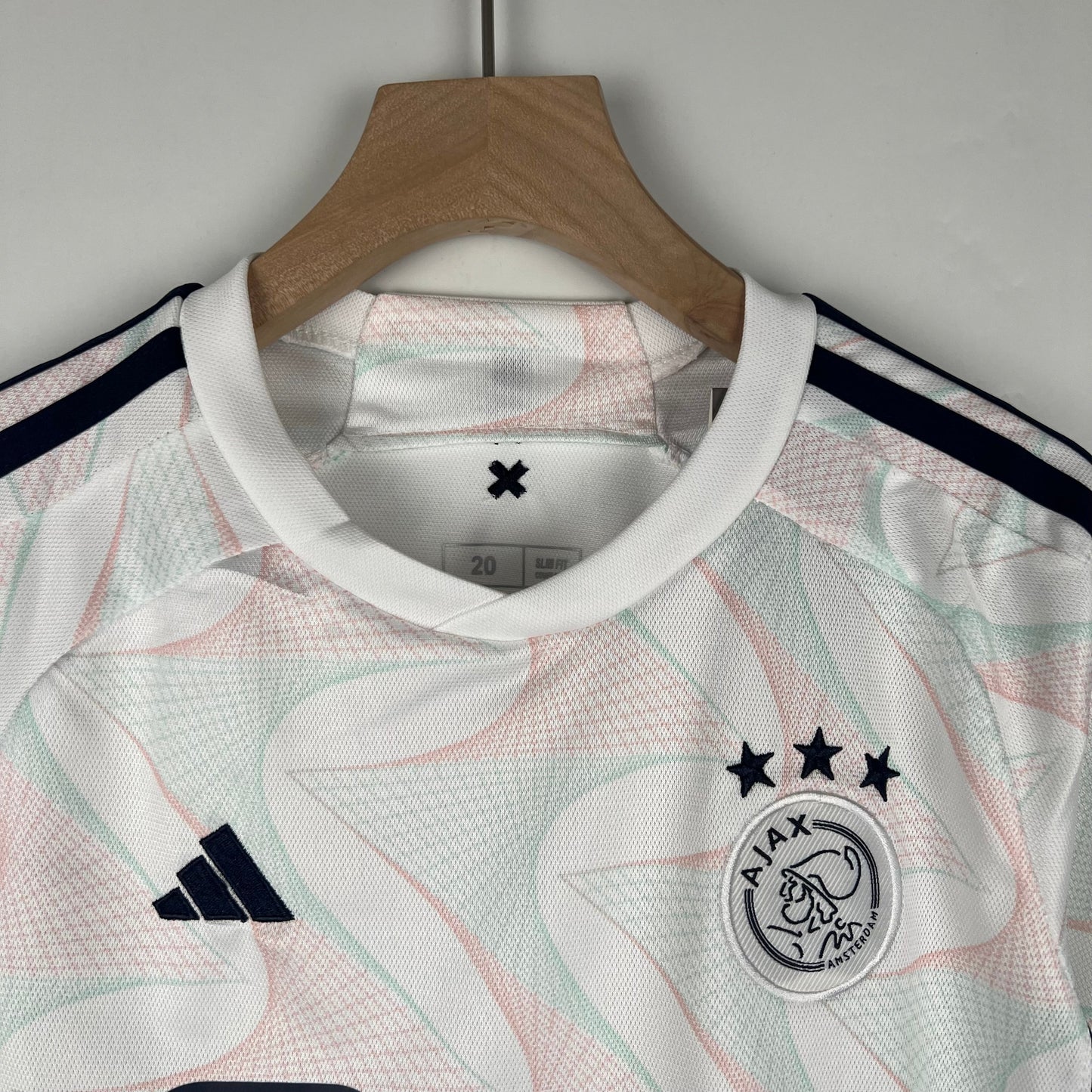 Ajax - Kit de niños | Visita 2023/24