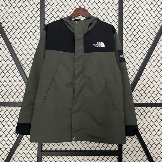 Cortavientos The North Face  dark green 2024/25