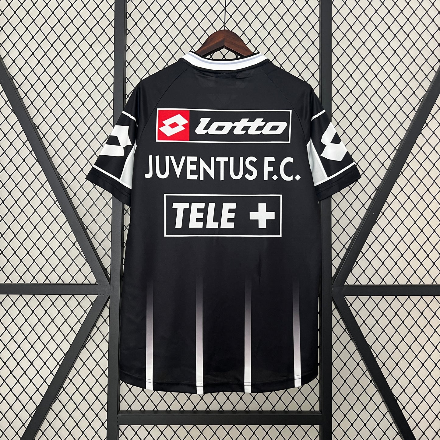 Camiseta Juventus Negra 2000/01 | Retro