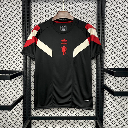 Manchester United Originals Tee Black 2024-25 | Versión Fan